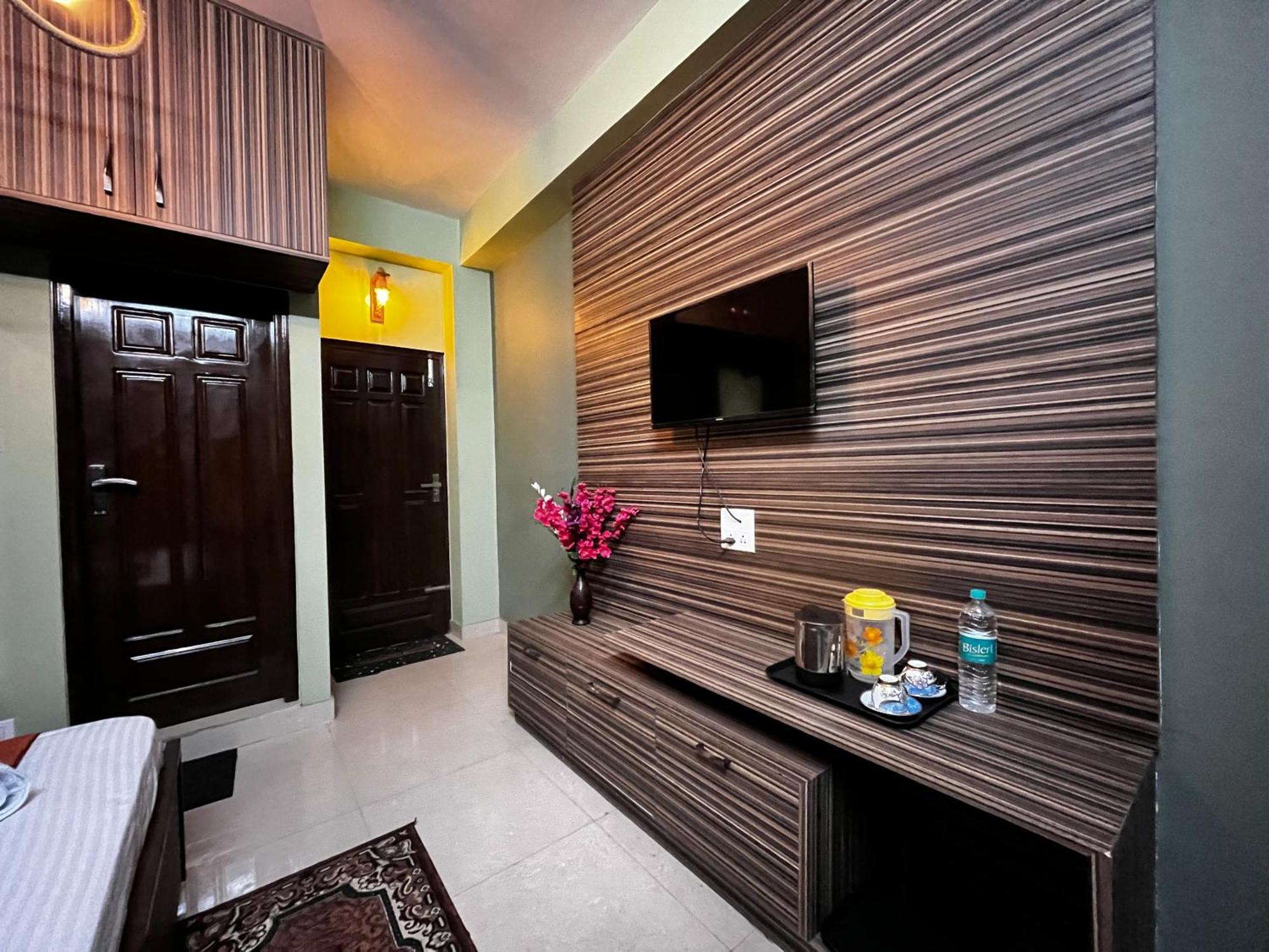 Puri'S Bnb Shimla Exterior foto